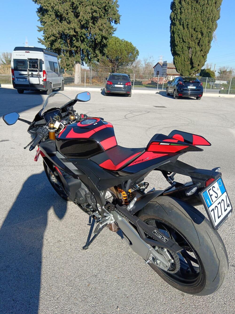 Aprilia RSV4 1100 Factory (2021 - 24) (3)