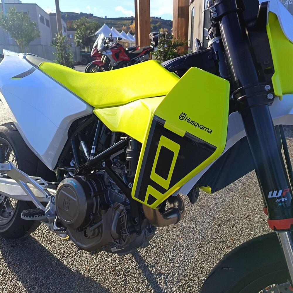 Husqvarna 701 Supermoto (2026) (8)