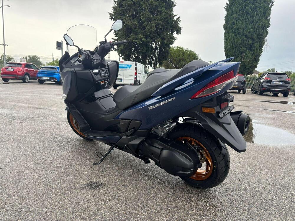 Suzuki Burgman 400 (2025 - 26) (4)