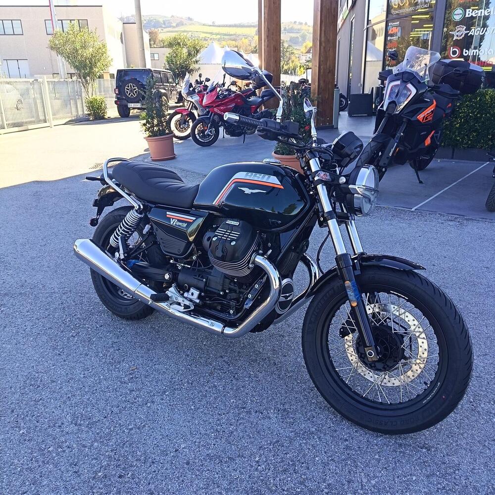 Moto Guzzi V9 Bobber Special Edition (2023 - 25) (5)