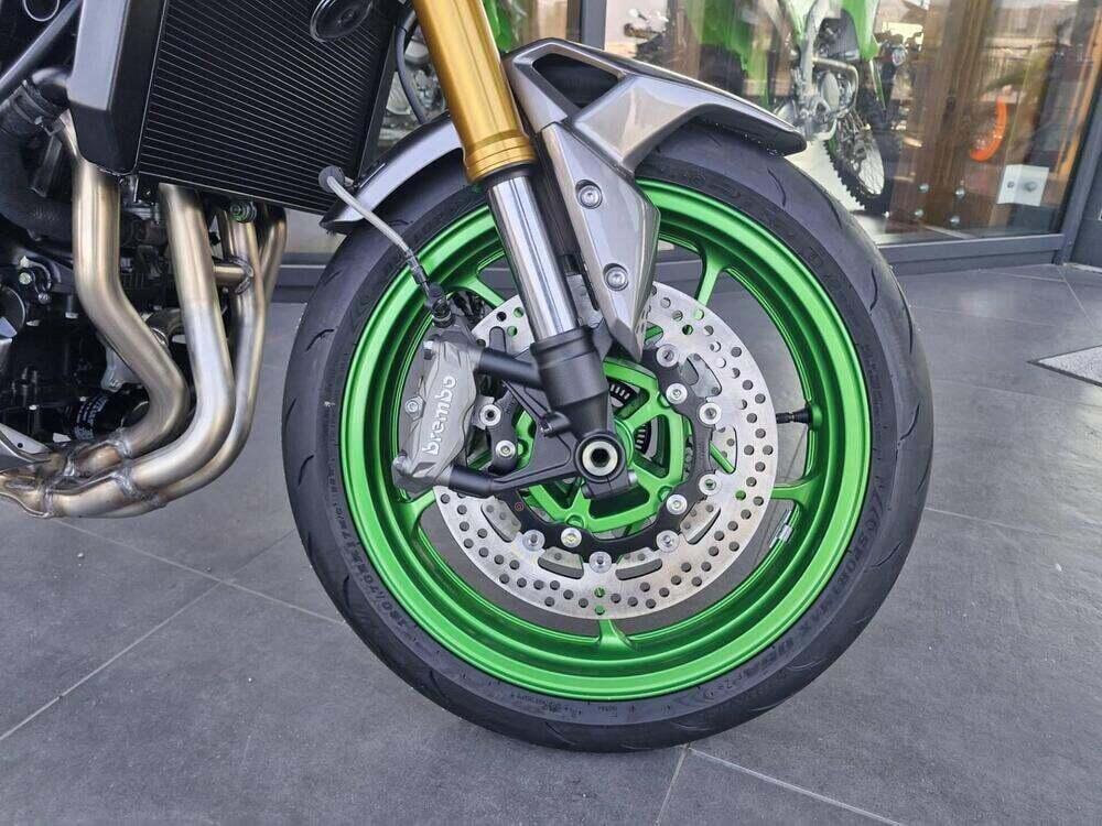 Kawasaki Z 900 (2025 - 26) (5)