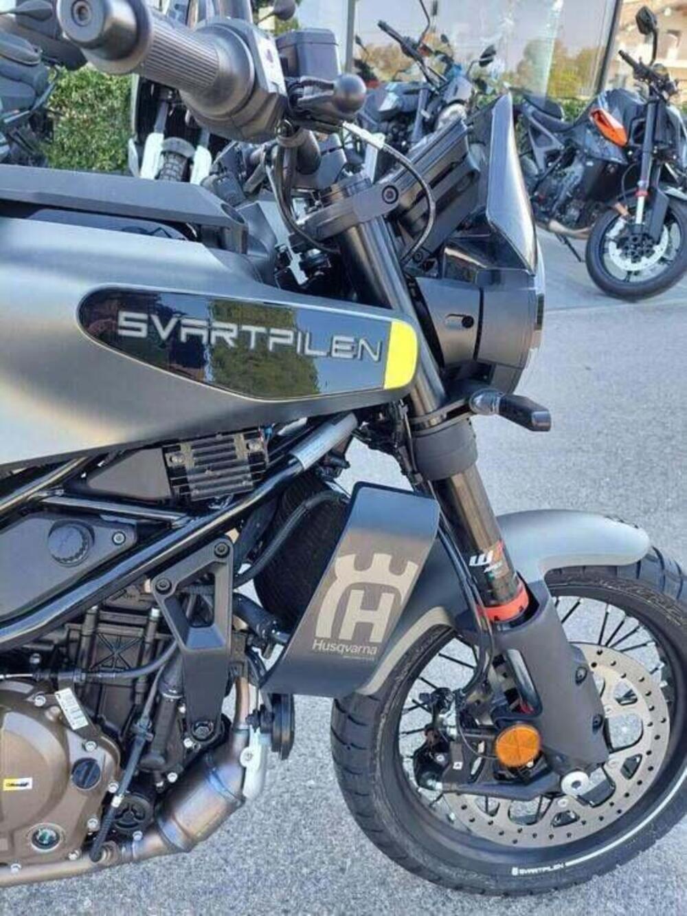 Husqvarna Svartpilen 125 (2024 - 26) (3)