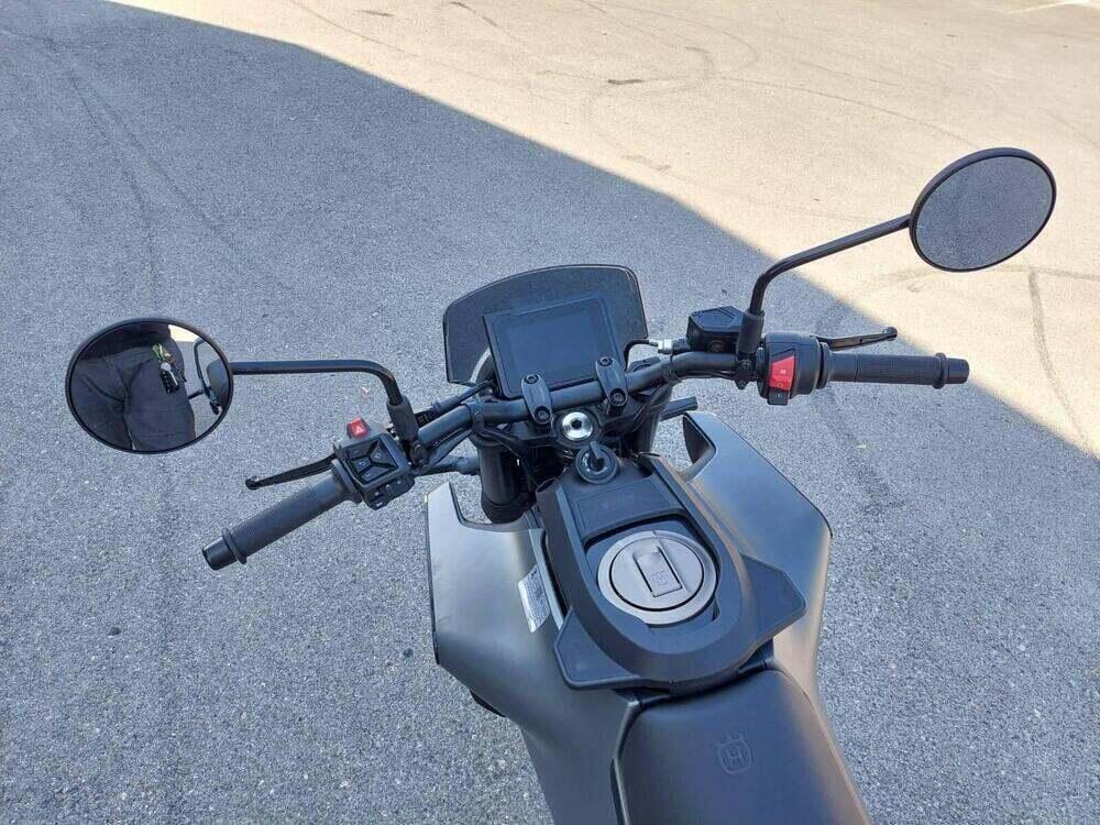 Husqvarna Svartpilen 125 (2024 - 26) (7)