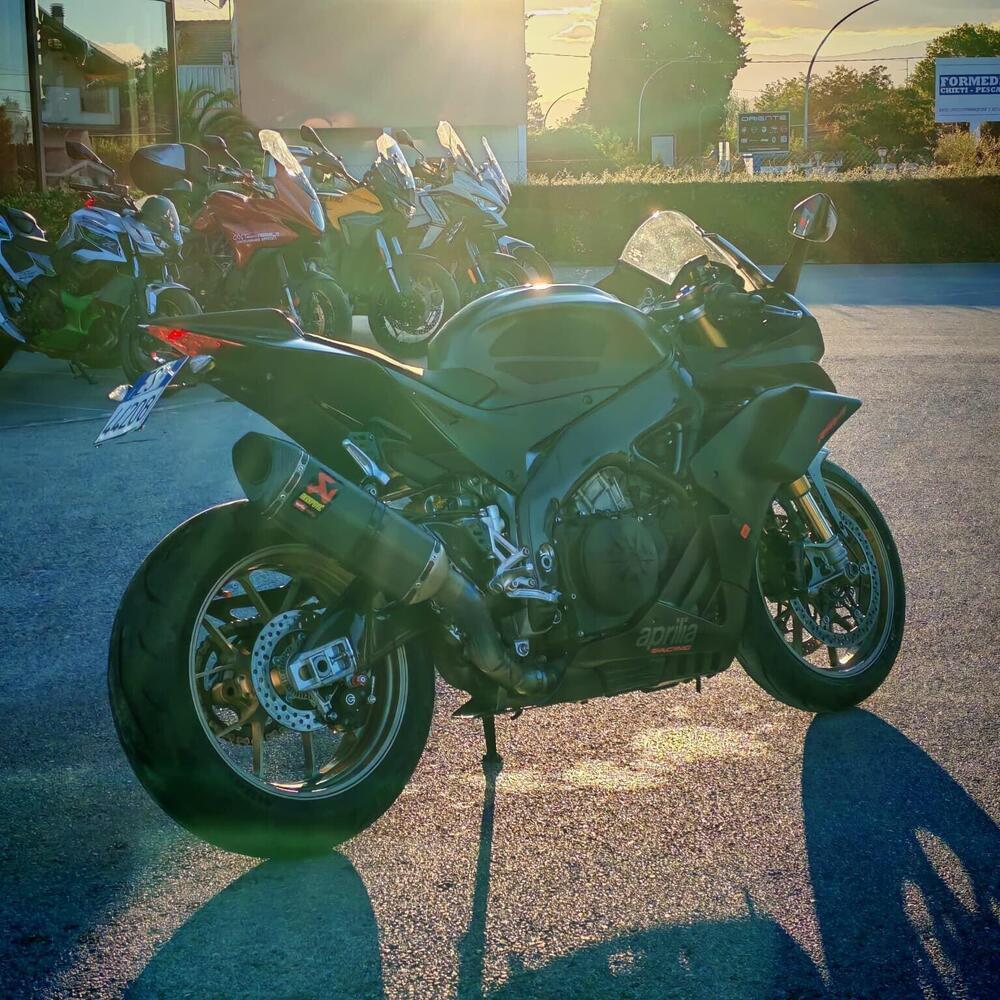 Aprilia RSV4 1100 Factory (2019 - 20) (2)