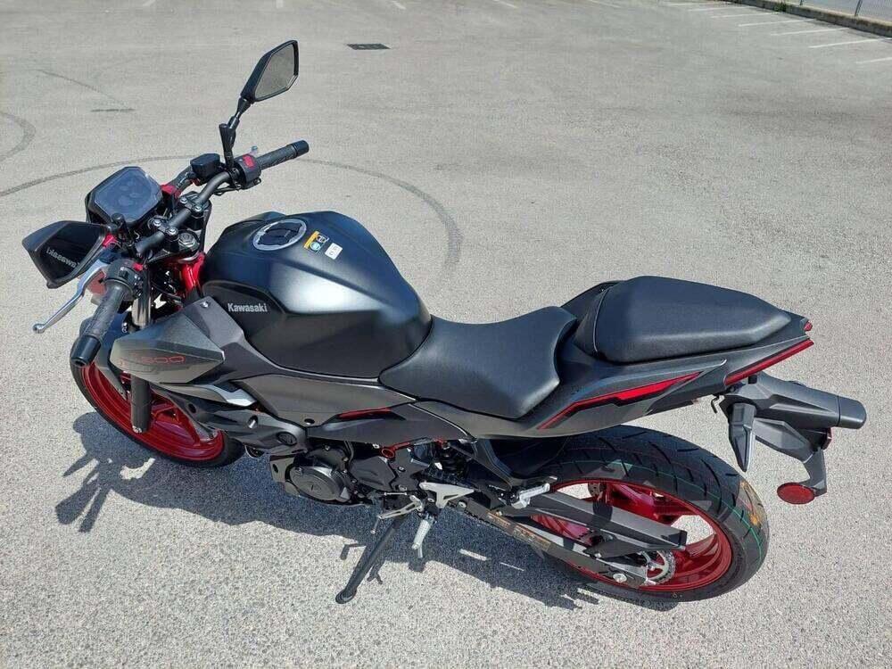 Kawasaki Z 500 SE (2024 - 26) (7)