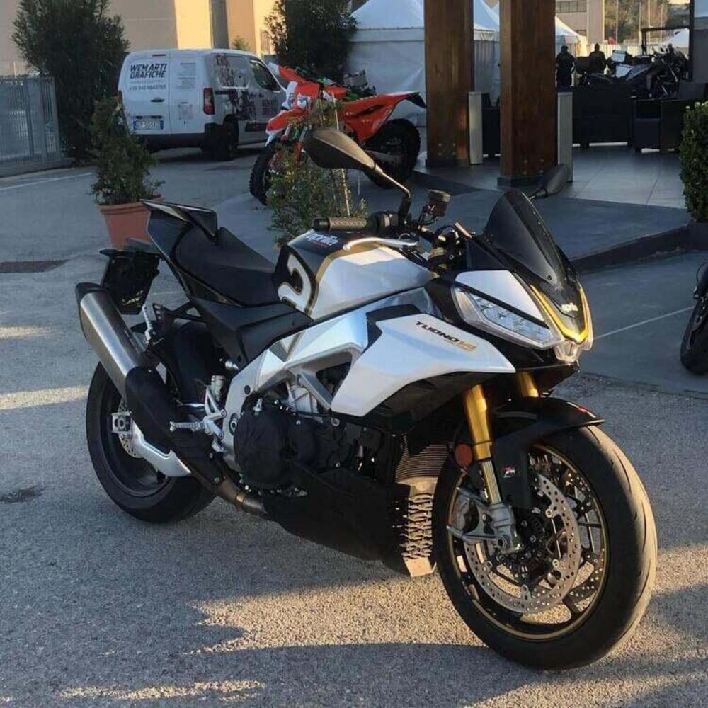 Aprilia Tuono V4 (2021 - 24) (6)