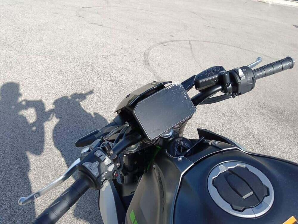 Kawasaki Z 900 (2025 - 26) (7)