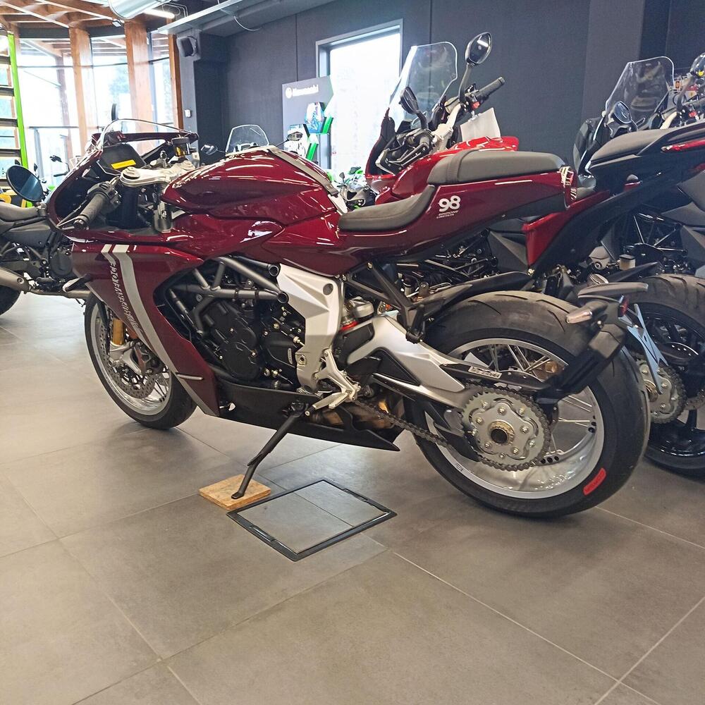 MV Agusta Superveloce 800 98 (2023 - 26) (3)