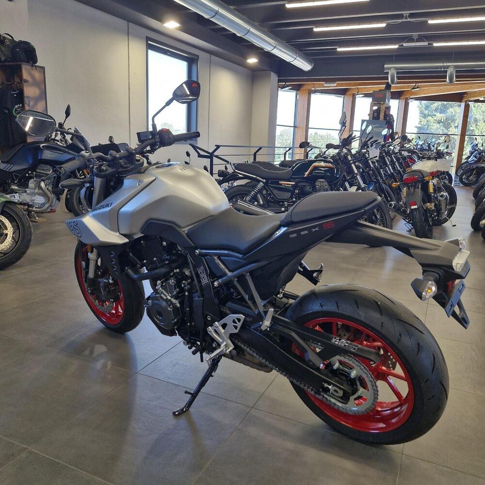 Suzuki GSX-8S (2025 - 26) (4)
