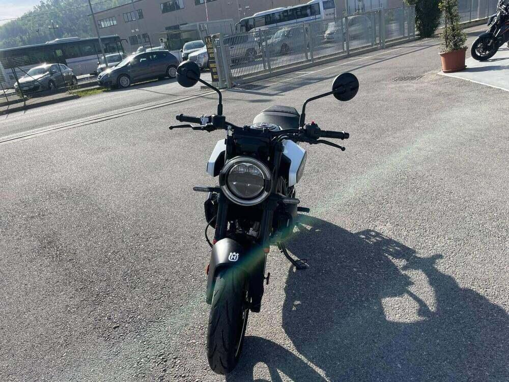 Husqvarna Vitpilen 125 (2024 - 26) (4)