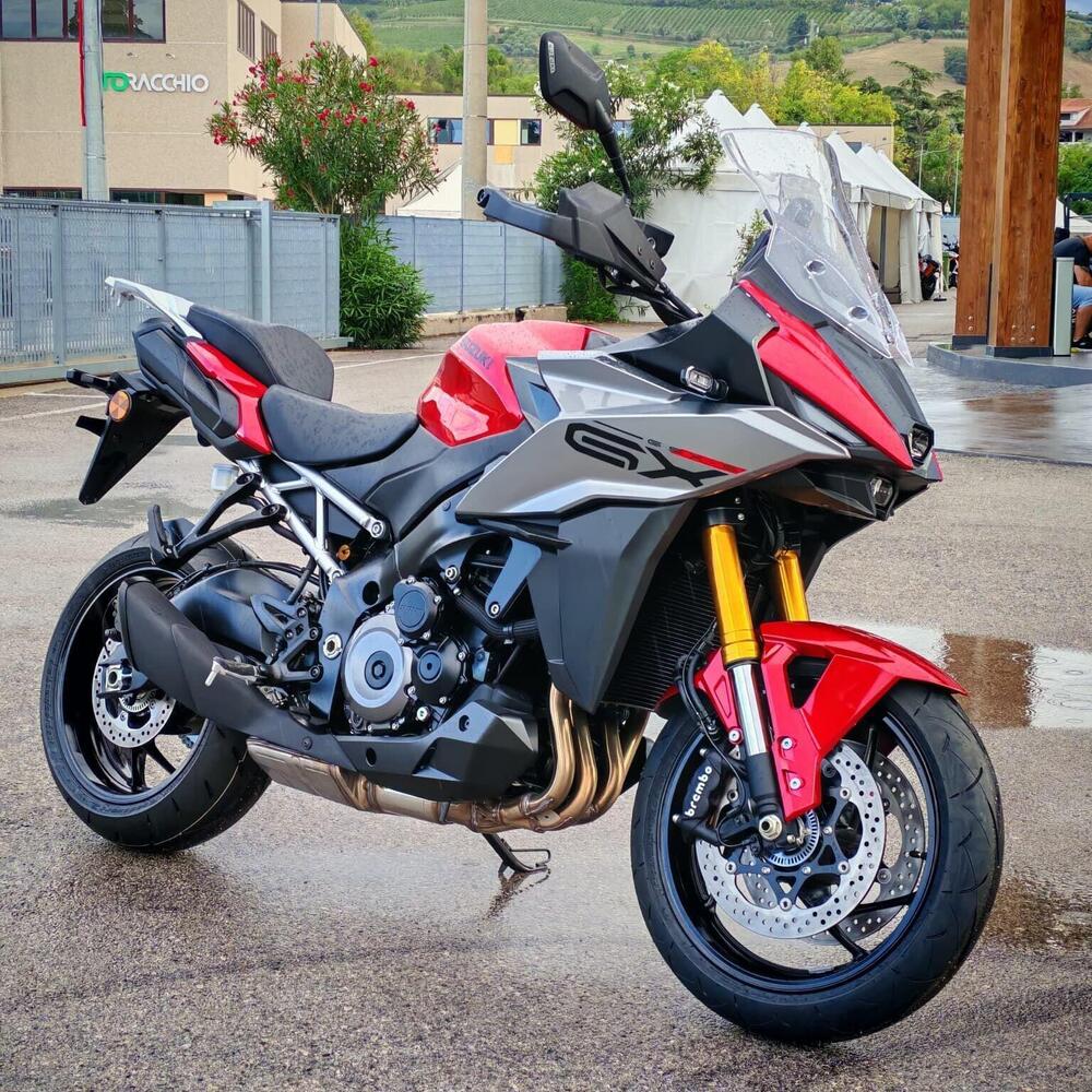 Suzuki GSX-S1000 (2021 - 25) (2)