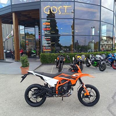 KTM 125 SMC R (2025 - 26) nuova