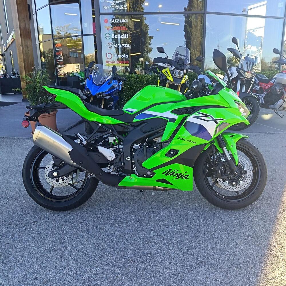 Kawasaki Ninja ZX-4RR (2024 - 26) (2)