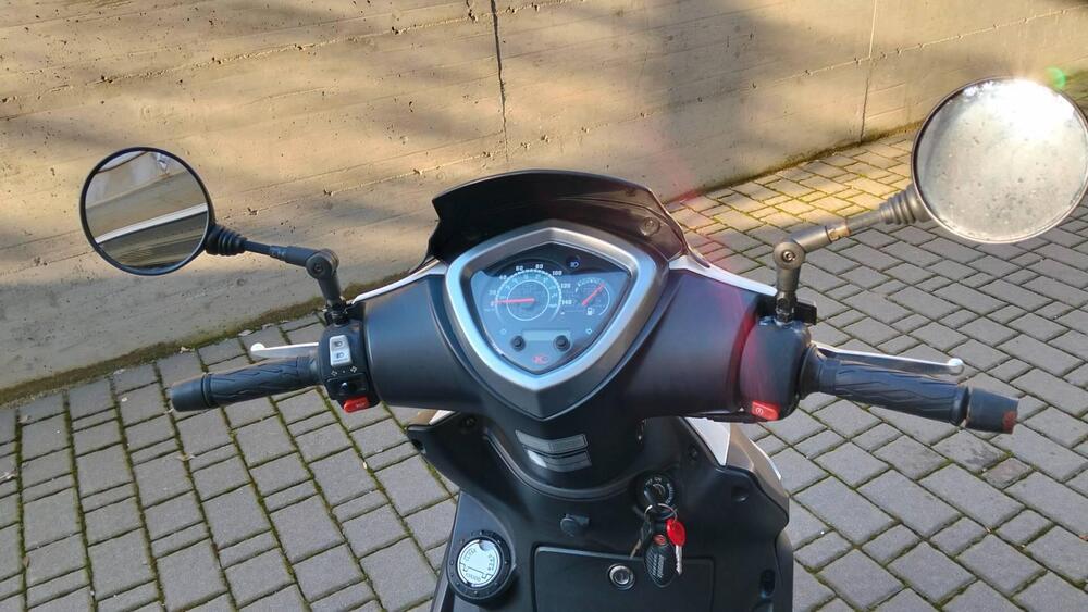 Kymco Agility 200i R16 + (2014 - 17) (3)