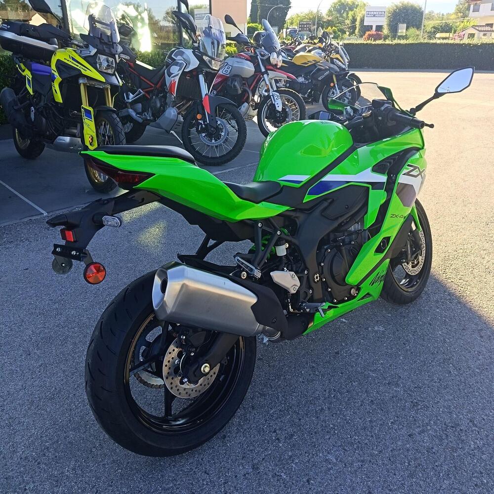 Kawasaki Ninja ZX-4RR (2024 - 26) (9)