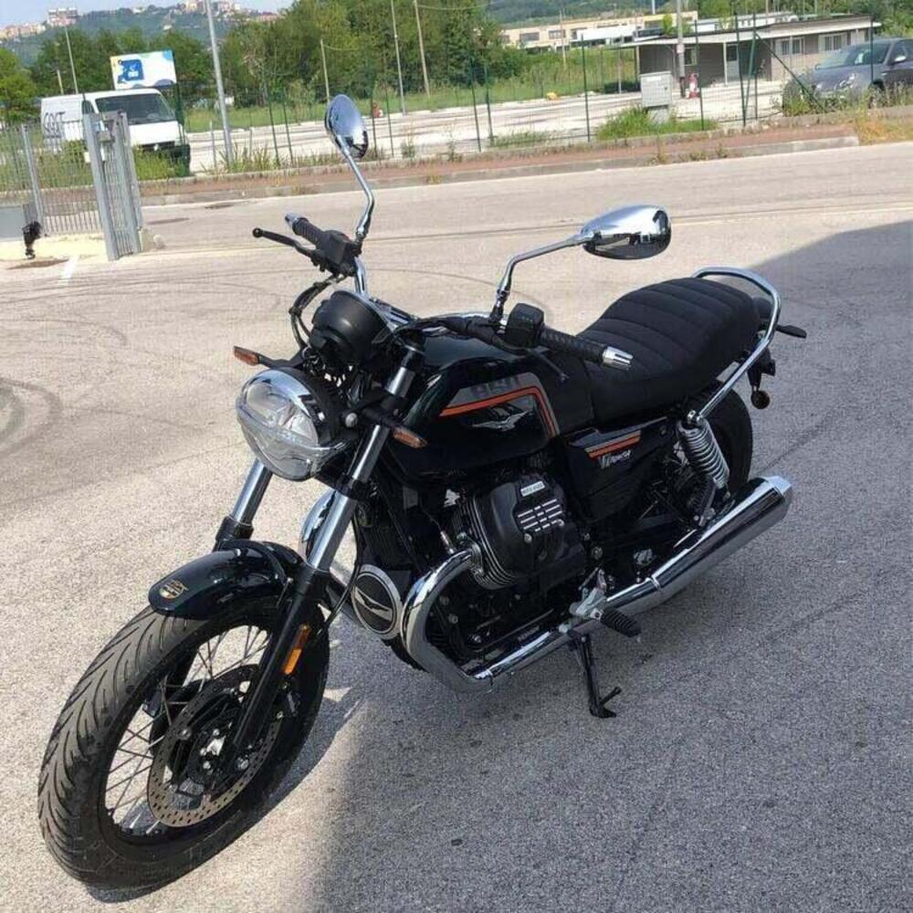 Moto Guzzi V7 Special (2025 - 26) (3)