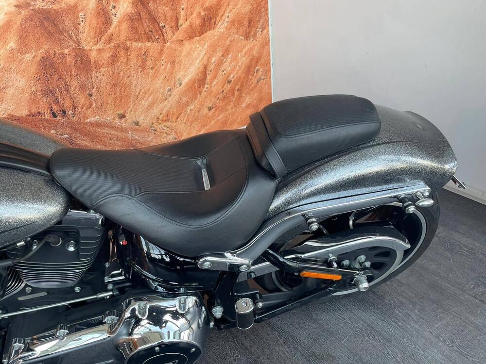 Harley-Davidson 1690 Breakout (2013 - 17) - FXSB (9)