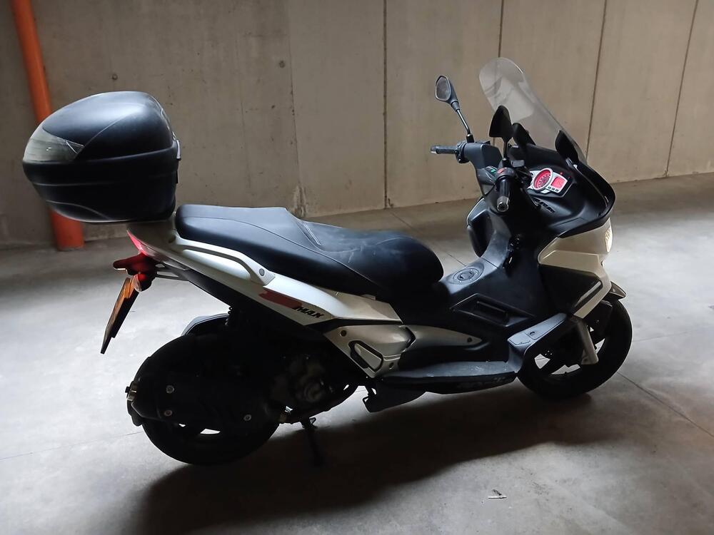 Aprilia SR Max 300 (2011 - 16) (4)