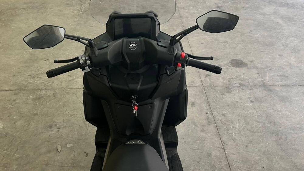 QJ Motor Fort 350 (2024) (5)