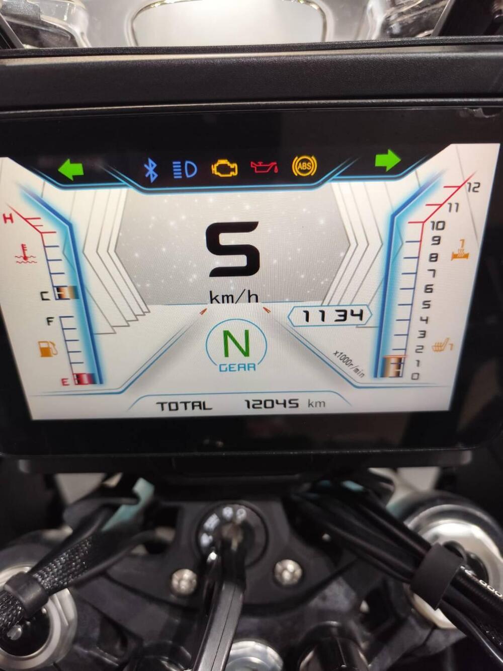 QJ Motor SRT 700 X (2024 - 25) (8)