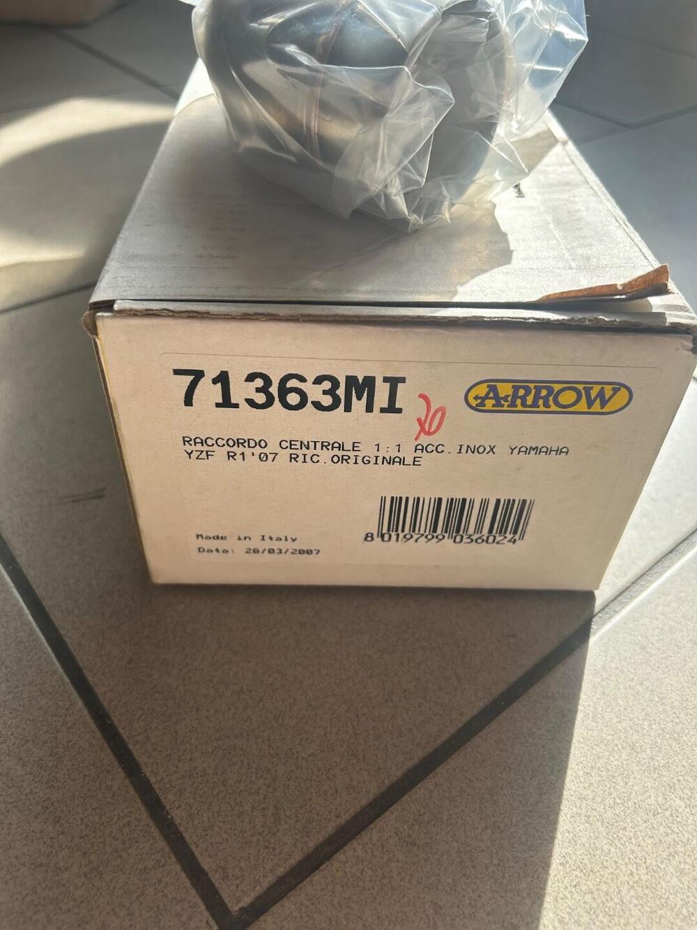 Raccordo acciaio inox Yamaha YZF R1 del 2007 Arrow (2)