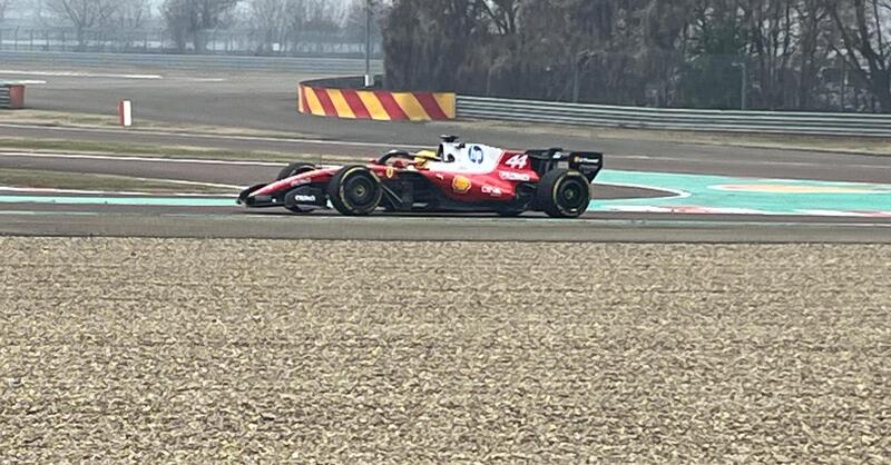 F1. Ferrari, la SF-26 debutta a Fiorano: Hamilton e Leclerc danno il via alla stagione 2026 [VIDEO]