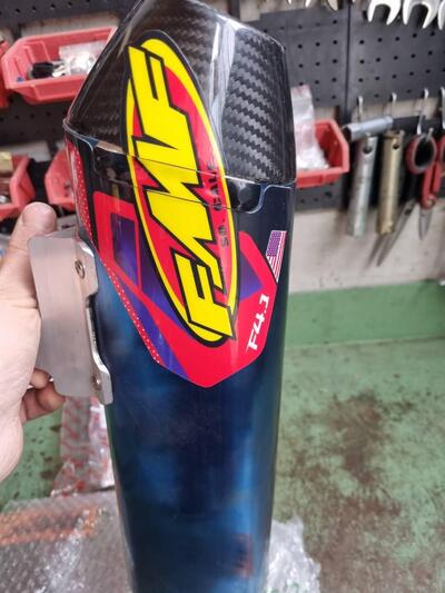 Scarico titanio blu con fondello carbonio FMF Racing