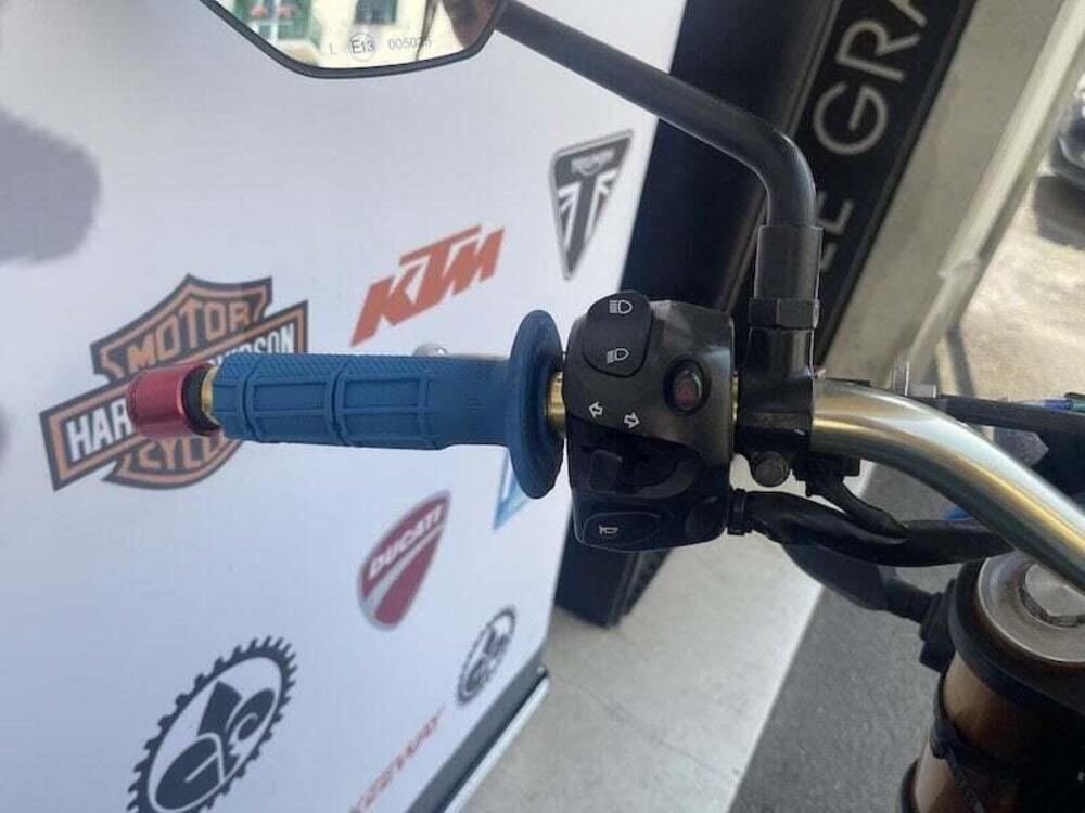 Yamaha FZ8 (2010 - 12) (20)