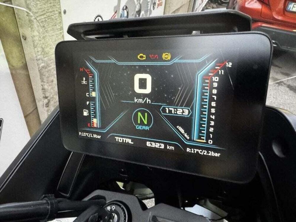 QJ Motor SVT 650 X (2024) (19)