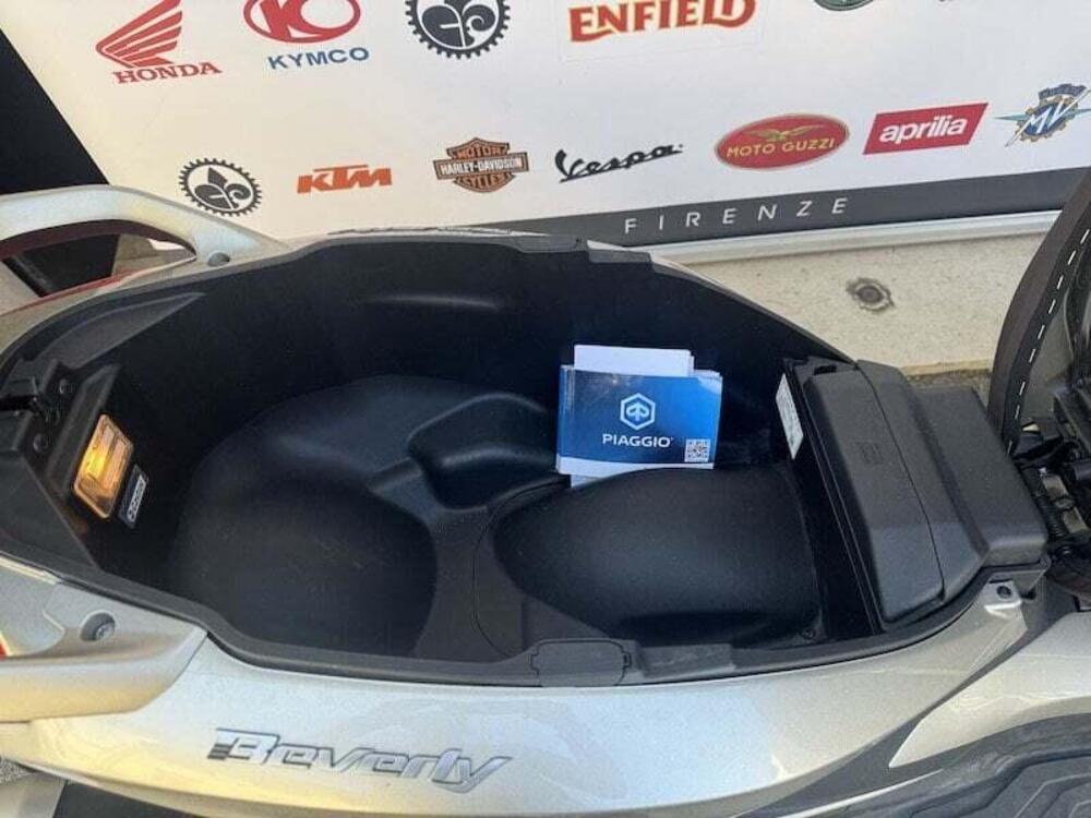 Piaggio Beverly 300 ABS-ASR (2021 - 25) (4)