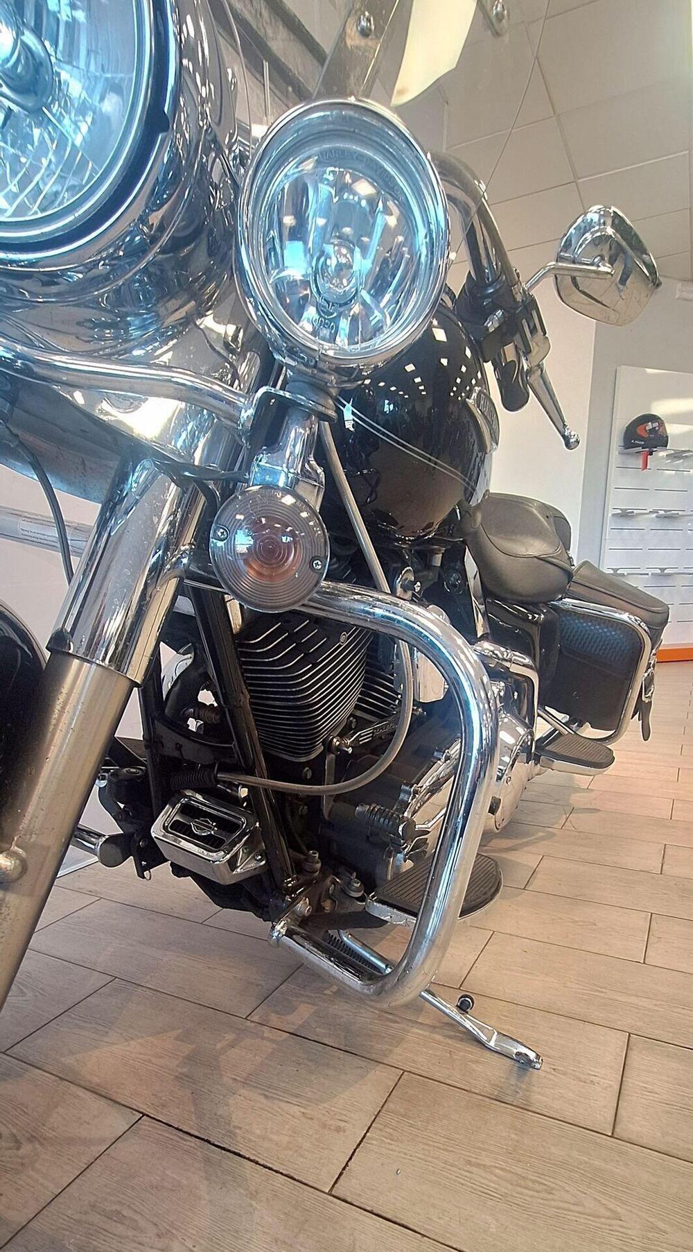 Harley-Davidson 1584 Road King Classic (2007 - 10) - FLHRC (5)