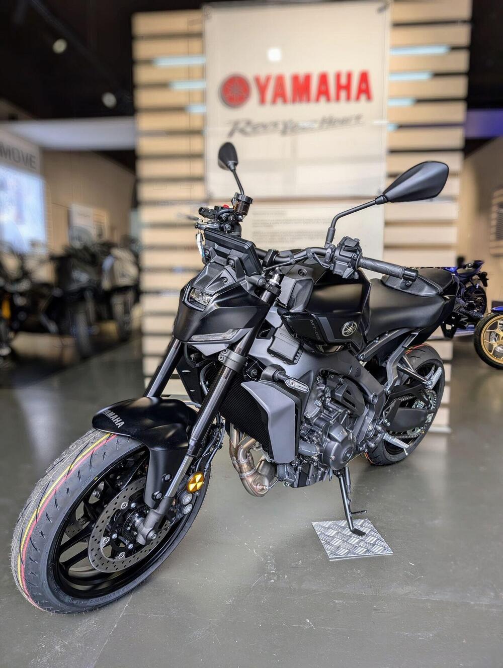 Yamaha MT-09 Y-AMT (2024 - 26) (4)