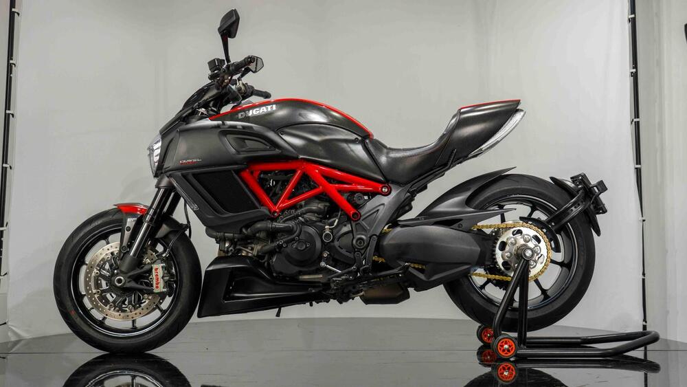 Ducati Diavel 1200 Carbon (2014 - 16) (2)
