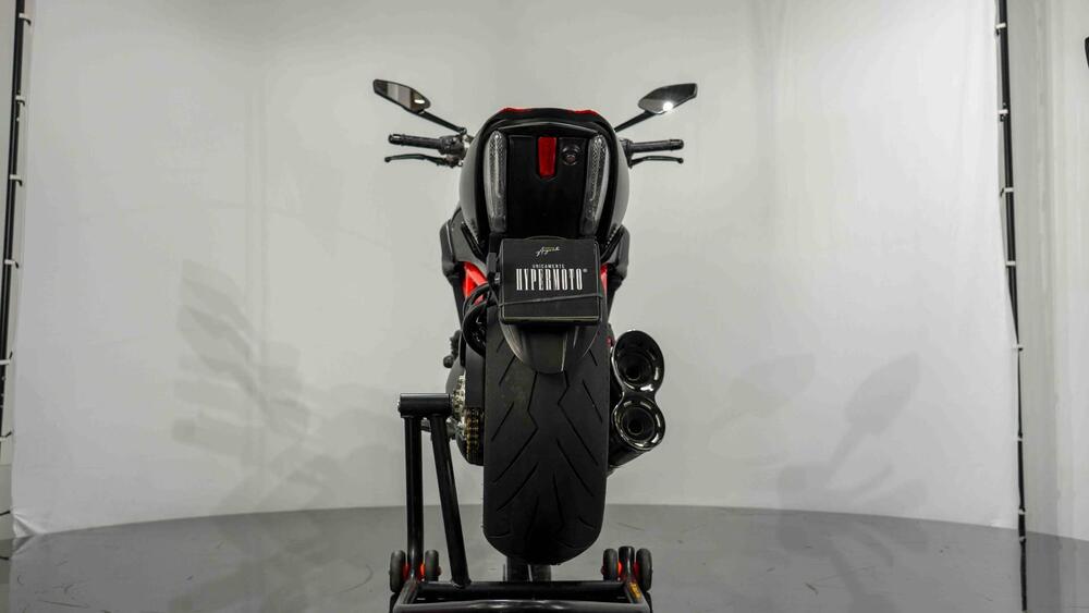 Ducati Diavel 1200 Carbon (2014 - 16) (8)