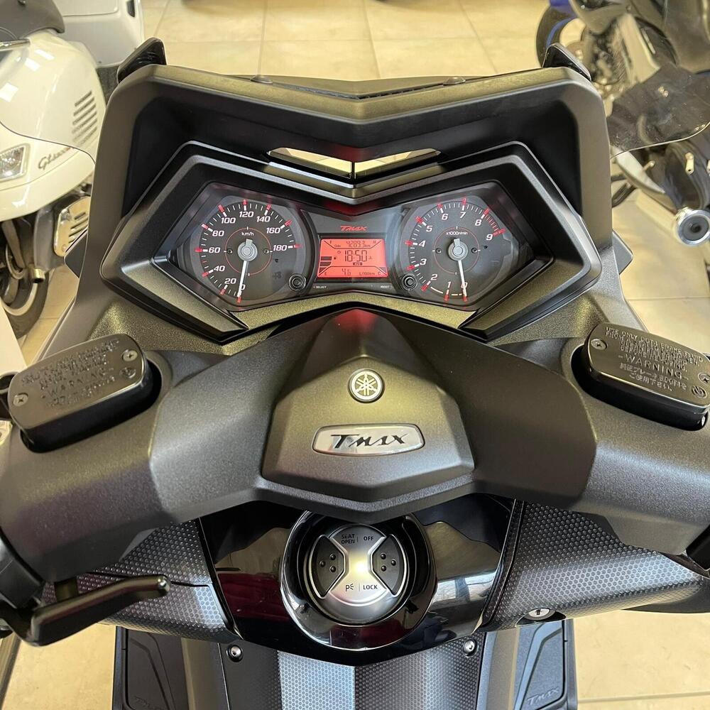 Yamaha T-Max 530 (2015 - 16) (3)