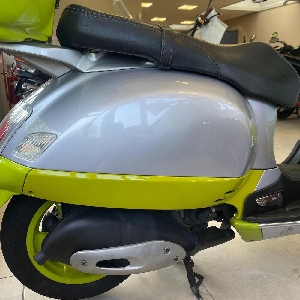 Vespa Granturismo 200 L (7)