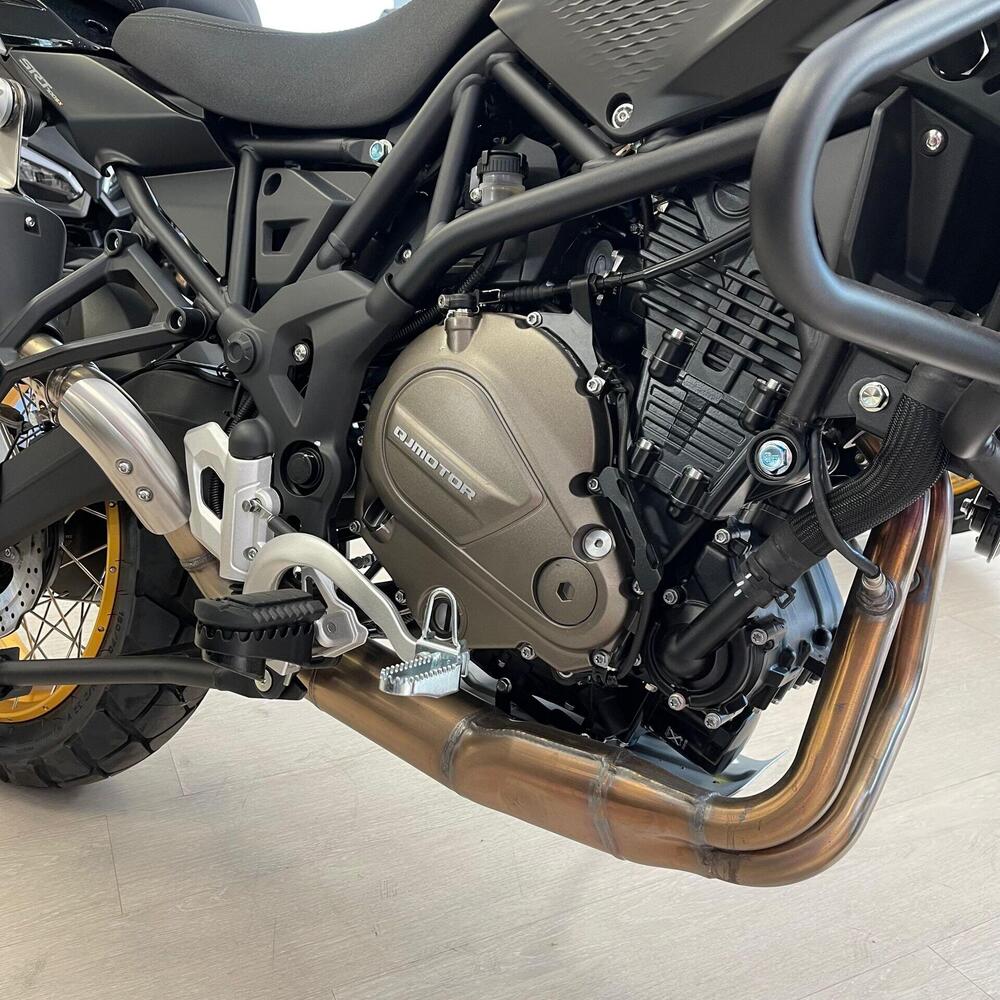 QJ Motor SRT 700 SX (2025 - 26) (9)