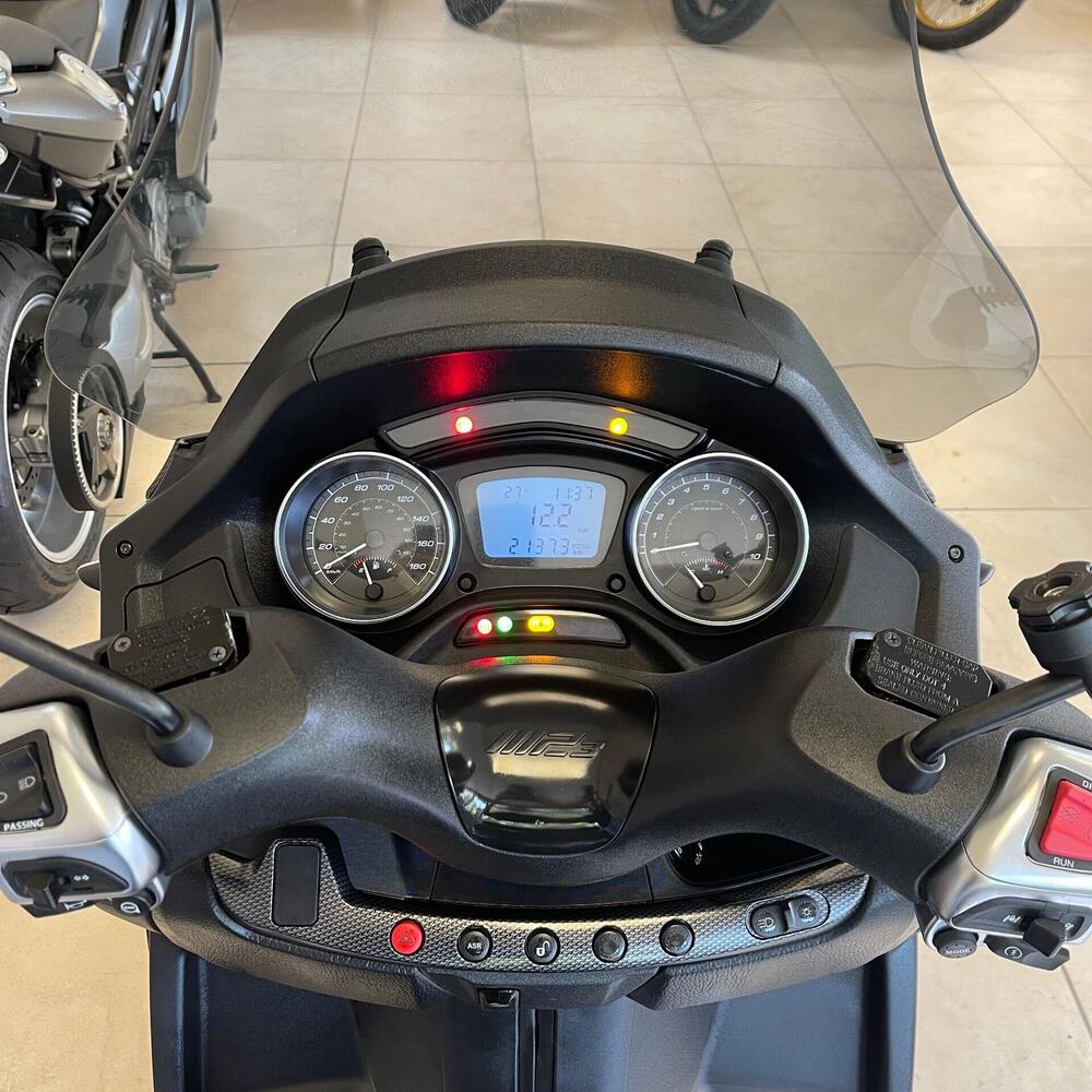 Piaggio MP3 400 ABS Hpe (2023 - 25) (3)