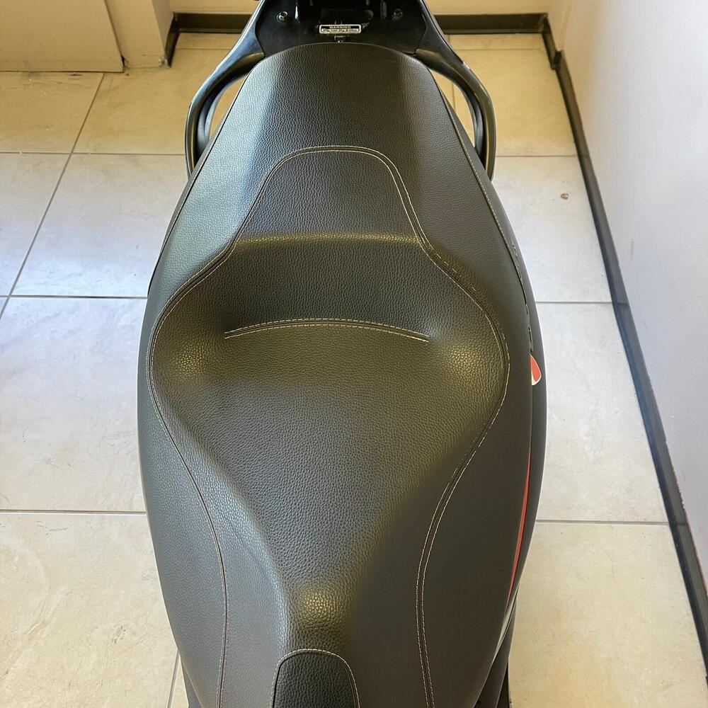 Piaggio Beverly 350 ABS (2016 - 20) (5)