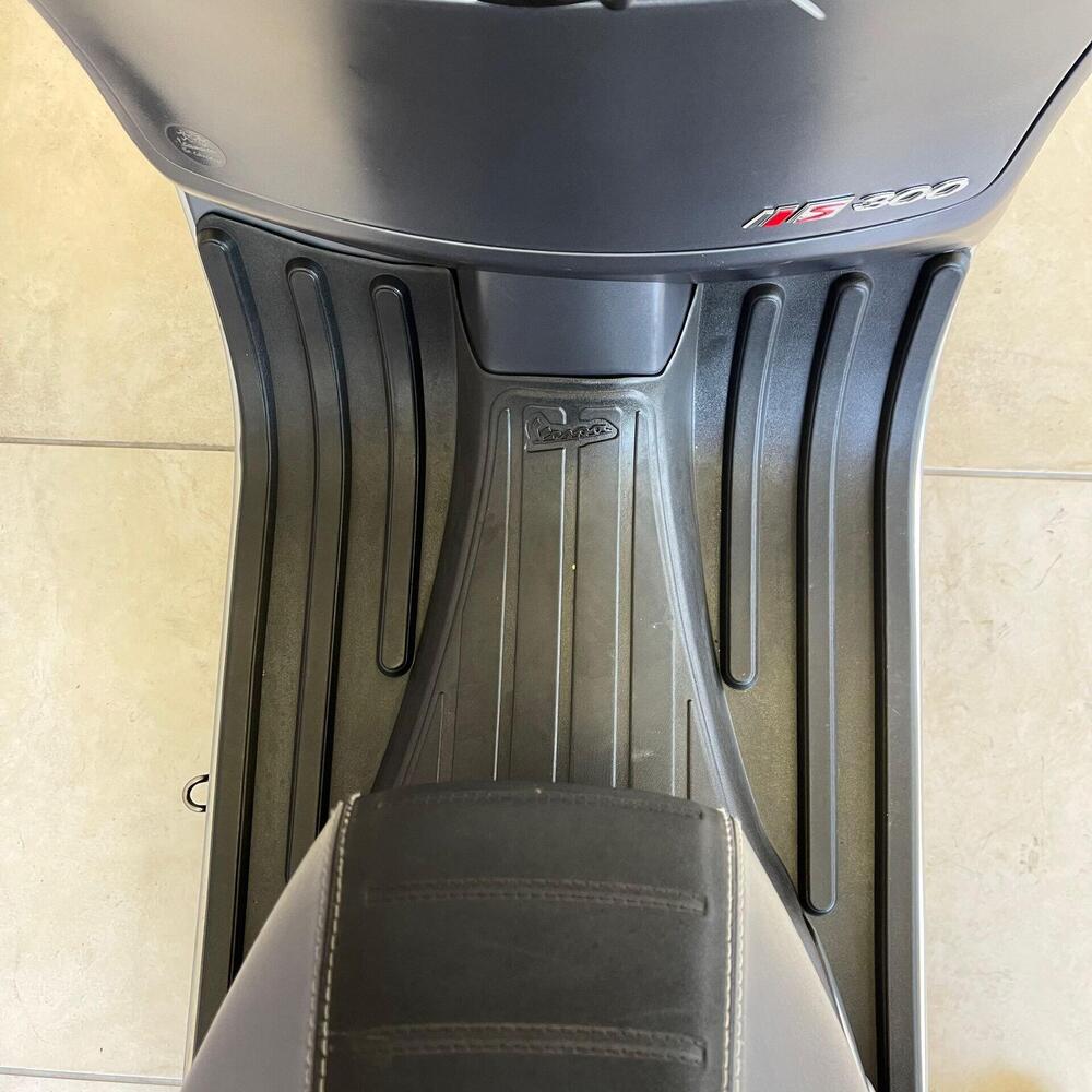 Vespa GTS 300 Super (2017 - 18) (6)