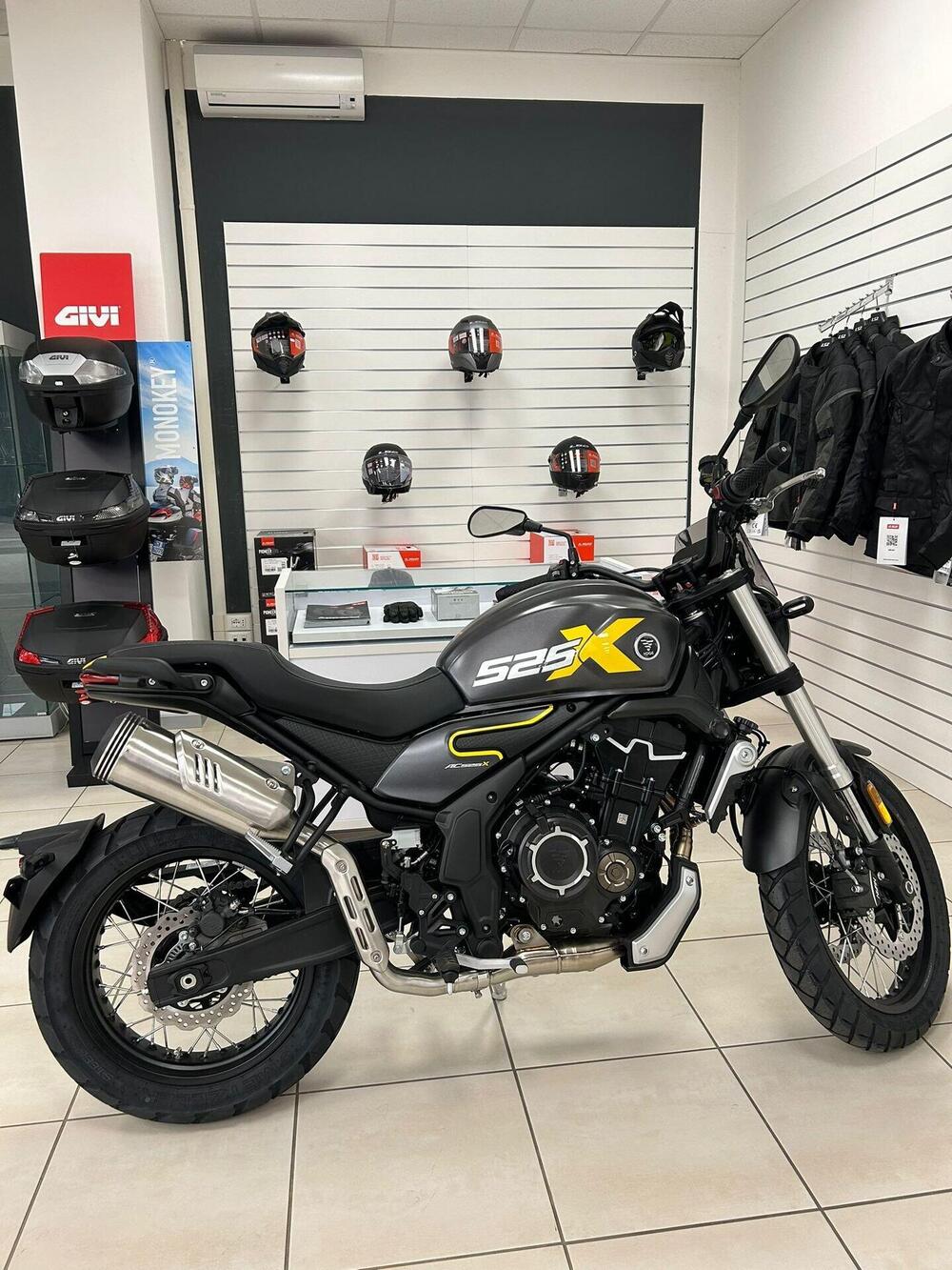 Voge Trofeo 500AC (2022 - 26) (3)