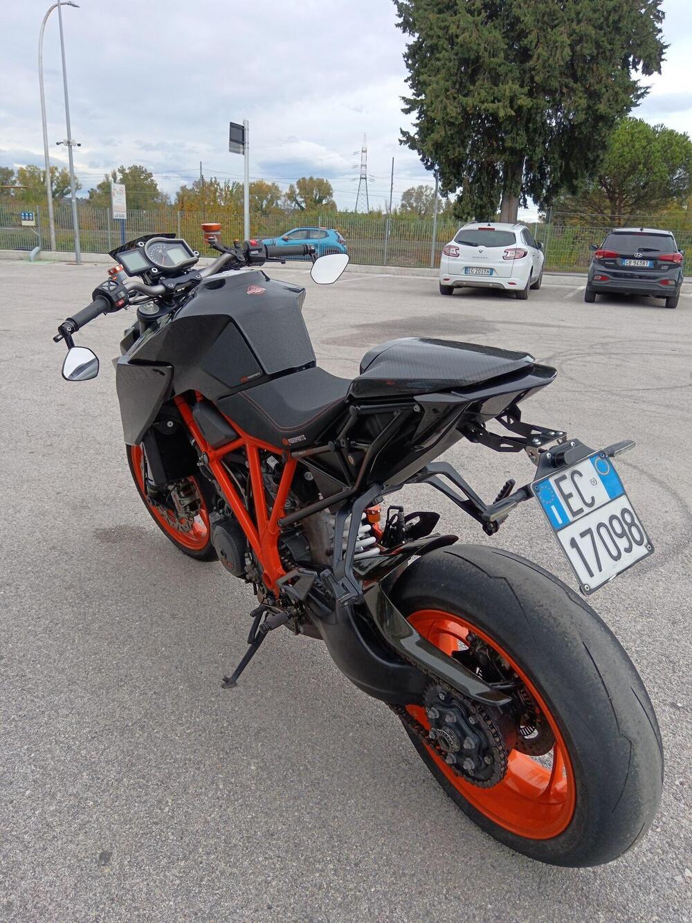 KTM 1290 Super Duke R ABS (2014 - 16) (6)