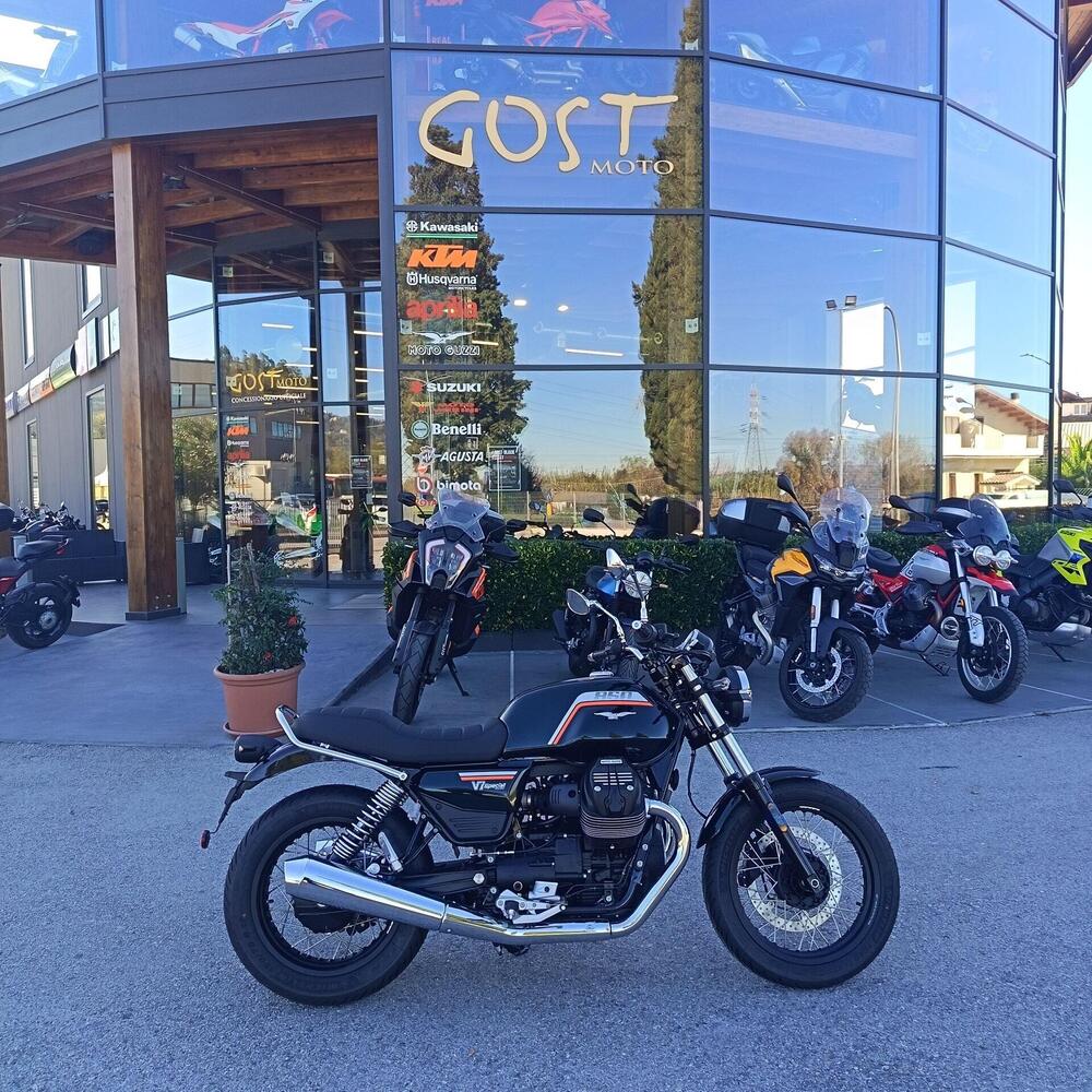 Moto Guzzi V9 Bobber Special Edition (2023 - 25)