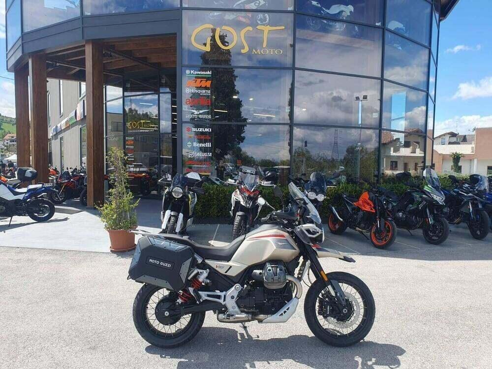 Moto Guzzi V85 TT Travel (2024 - 26)