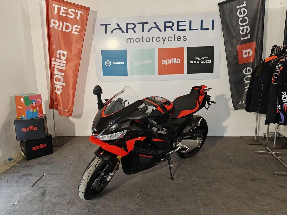 Aprilia RSV4 1100 Factory (2025 - 26) (12)