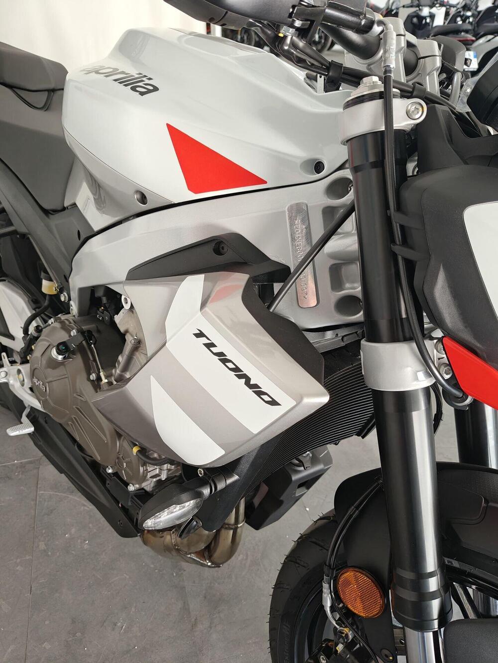 Aprilia Tuono 457 (2025 - 26) (4)