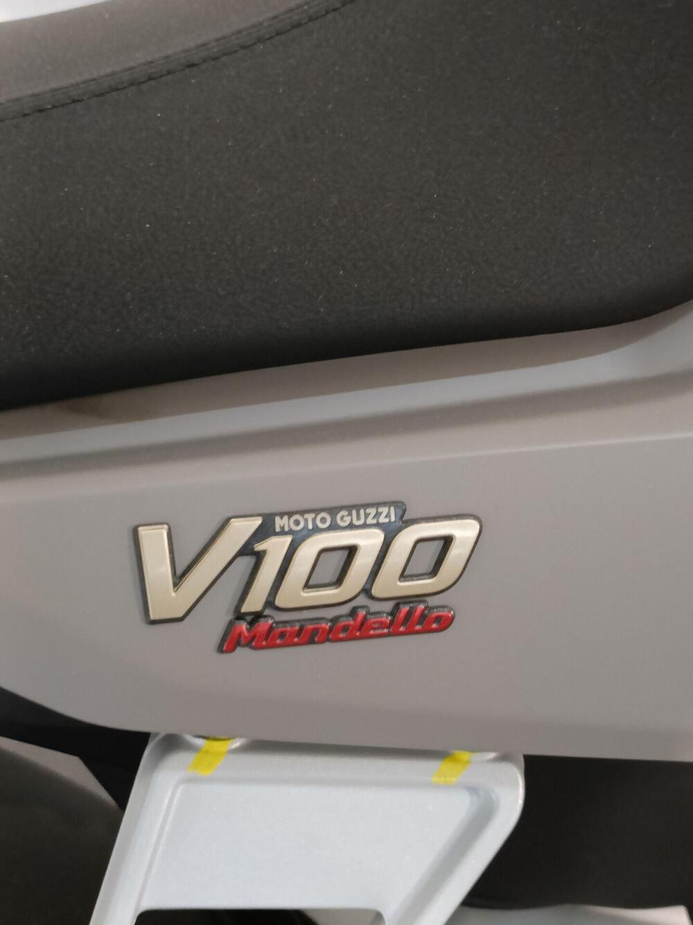 Moto Guzzi V100 Mandello Aviazione Navale (2023 - 24) (8)