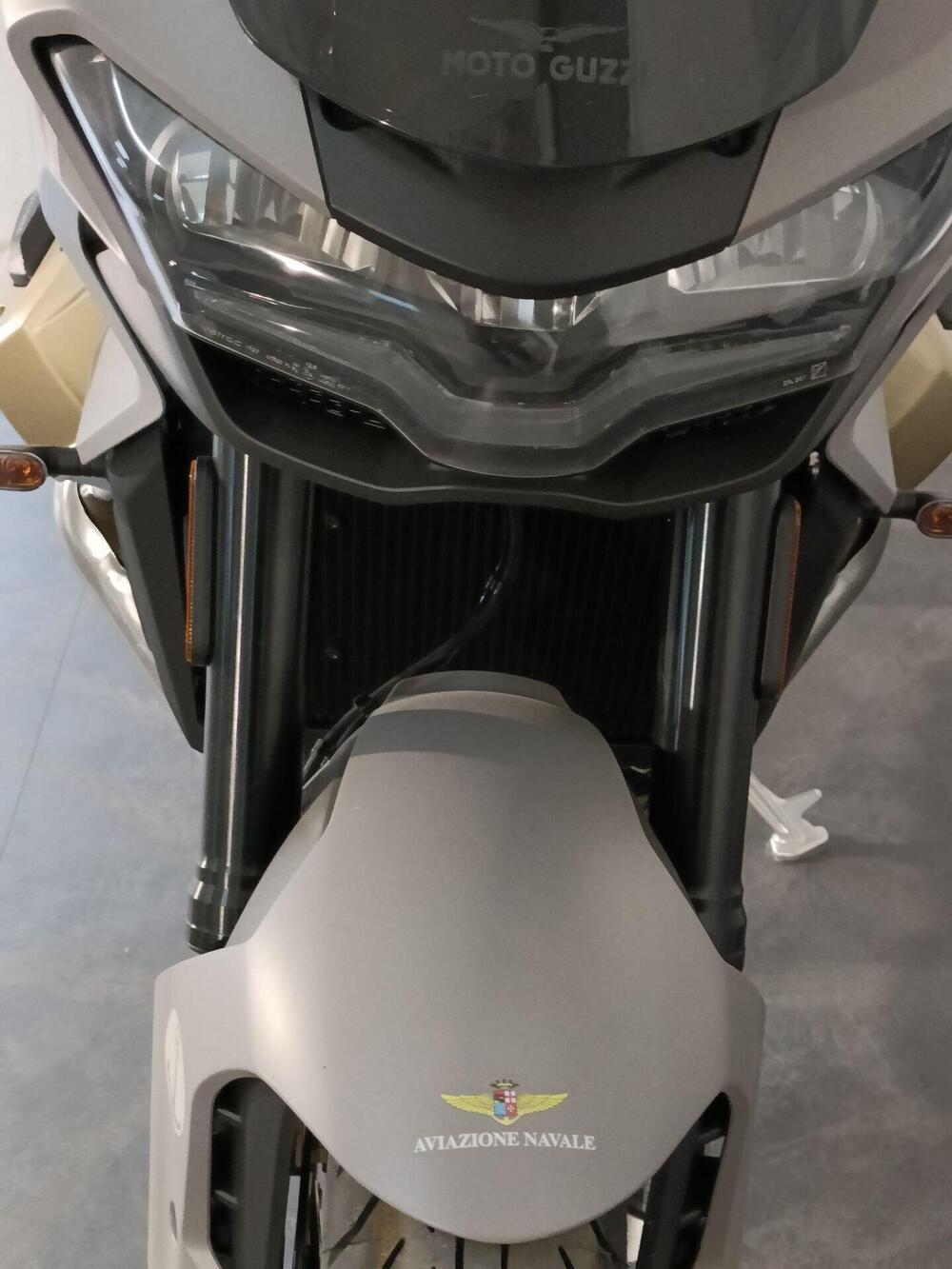 Moto Guzzi V100 Mandello Aviazione Navale (2023 - 24) (10)