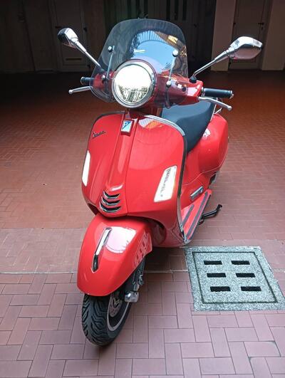 Vespa GTS 300 Super (2023 - 24) usata