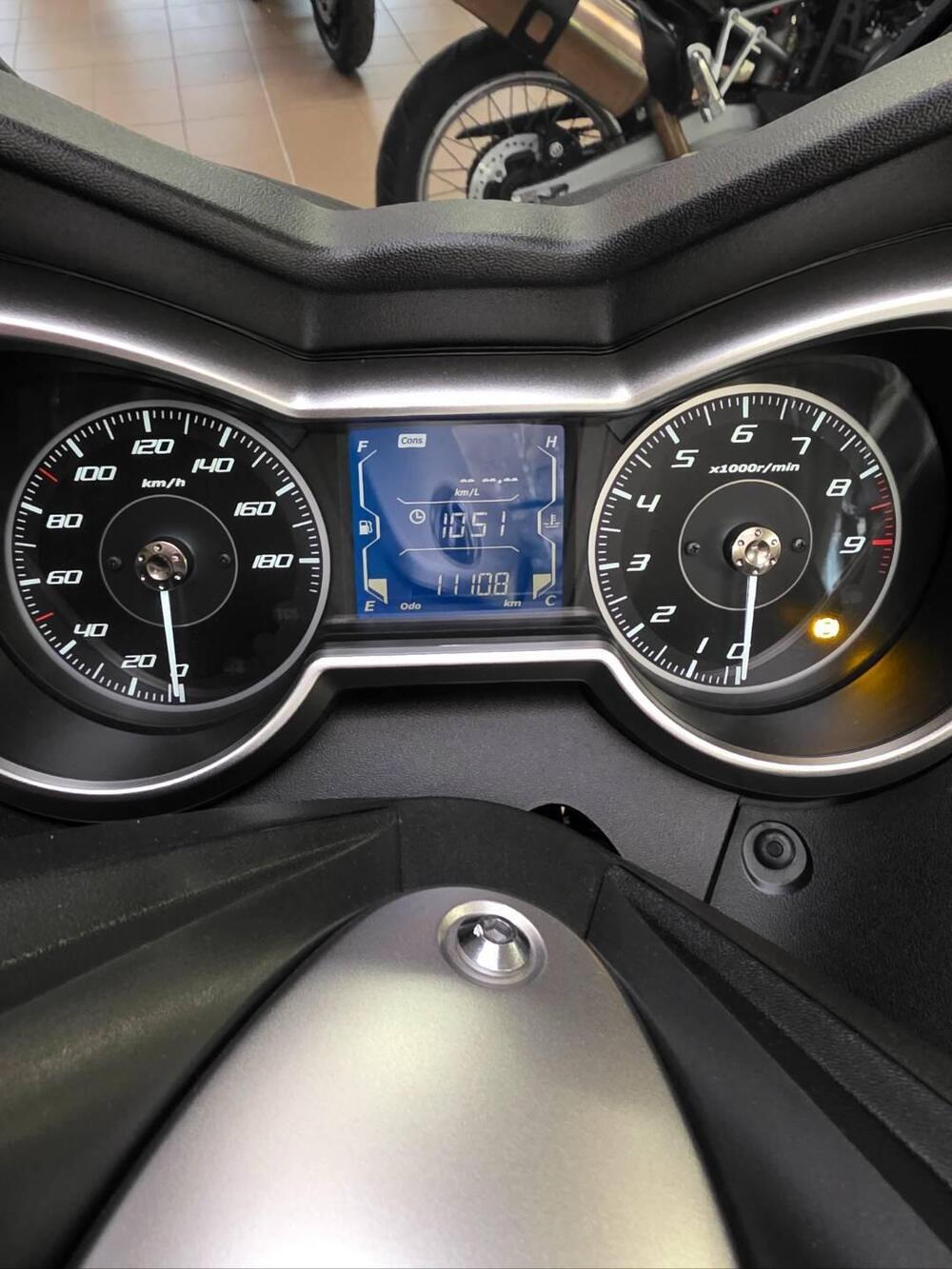 Yamaha X-Max 400 ABS (2017 - 20) (8)